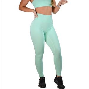 NWT Till You Collapse Resilient leggings